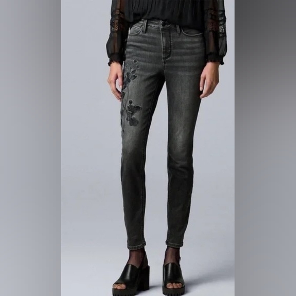 Simply Vera Vera Wang Black Embroidered Skinny Jeans
